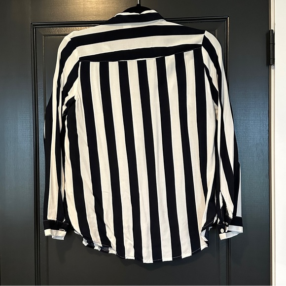 H&M button down - Picture 3 of 4